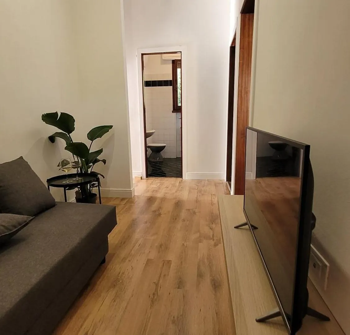 Aretina Florence Villa 0*,